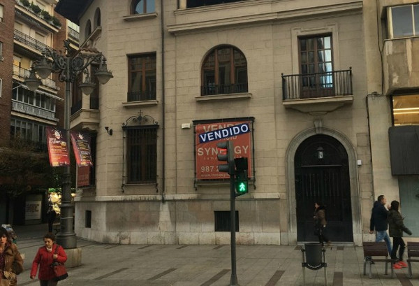 24/10/2017 Proyectan en León un pequeño hotel de lujo en el palacete de Ordoño que vendieron los Quijano (ileon.com)
